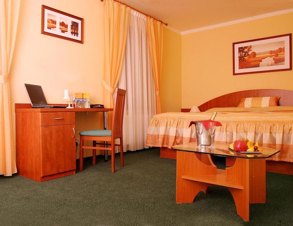 Hotel Palace بلزن المظهر الخارجي الصورة