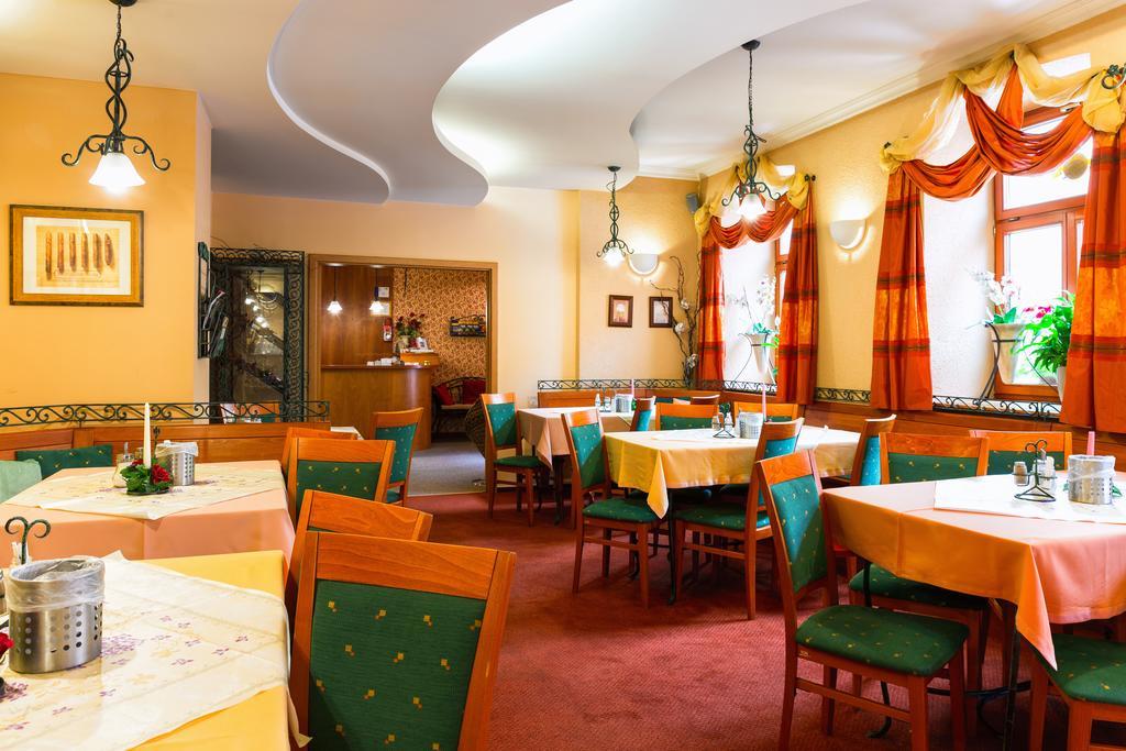 Hotel Palace بلزن المظهر الخارجي الصورة